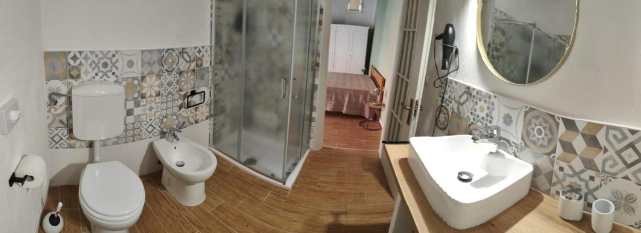 Magalocanda Stanze Sotto Al Castello Montemagno  外观 照片